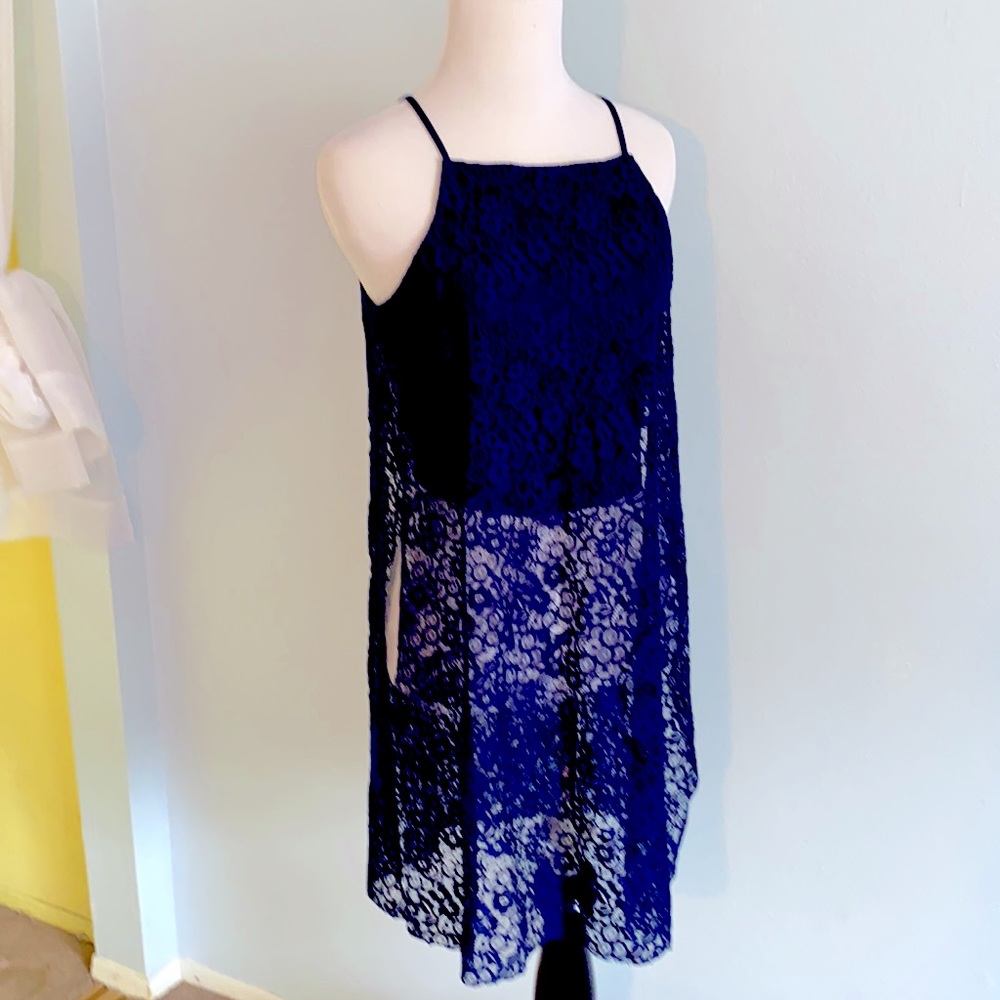 Cute BCBG cami with lace overlay